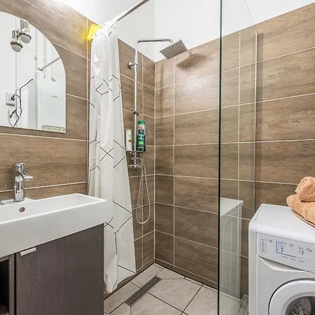 Basilica Panorama Grand 3br 10 Guests * بودابست